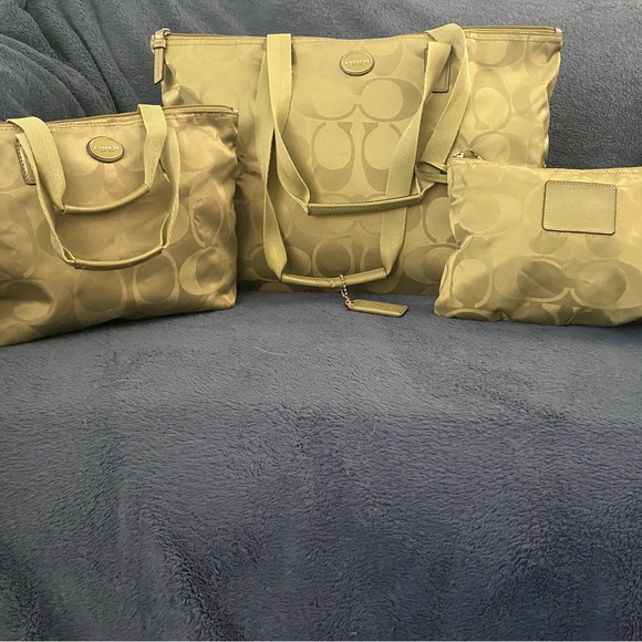 Coach signature C with matching additional bags. - Picture 7 of 10